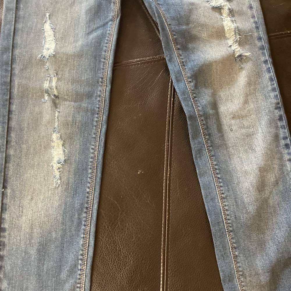 Slightly use.Stretch-denim jeans.